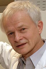 Portrait Prof. Dr. Michael Hecker