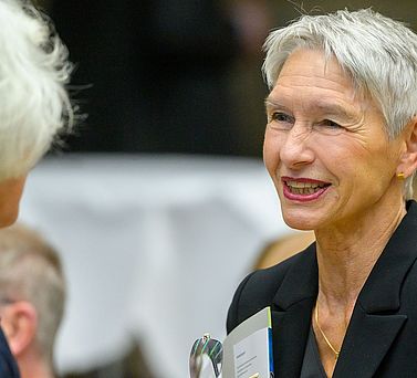 Akademientag 2023: Prof. Dr. Gabriele Clemens, Vizepr&auml;sidentin der Akademie der Wissenschaften in Hamburg, im Gespr&auml;ch.