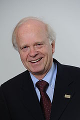 Portrait Prof. Dr. Wilfried Buchmueller