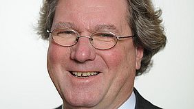 Portrait Prof. Dr. Stefan Oeter