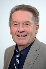 Portrait Prof. Dr. J&uuml;rgen Schmit