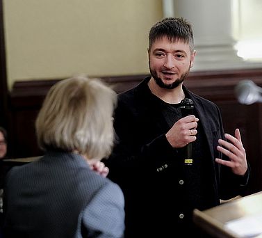 Preistr&auml;ger Dr. Christoph Winter erl&auml;utert Erkenntnisse aus seiner Forschungsarbeit.