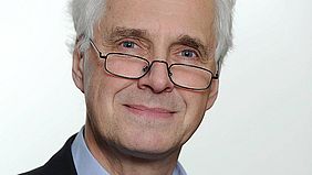 Portrait Prof. Dr. Martin Clau&szlig;en