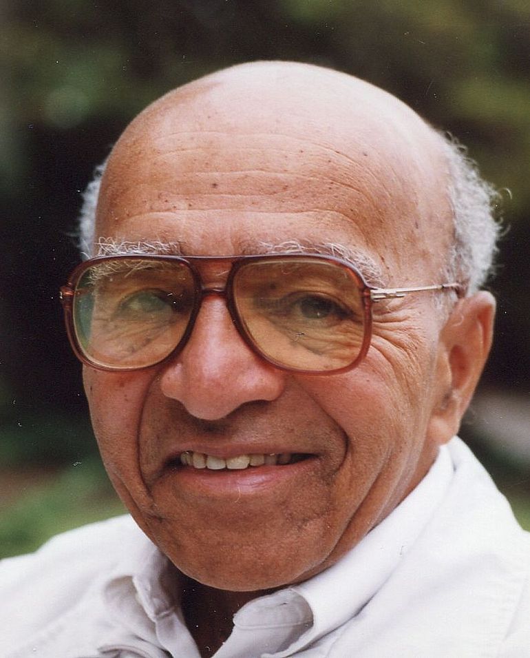 David Harold Blackwell (* 24. April 1919, USA) war der erste Afroamerikaner, der in die National Academy of Sciences aufgenommen wurde, der Mathematiker entwickelte die Dynamische Programmierung.