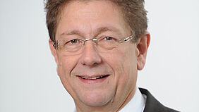 Portrait Prof. Dr. Siegfried Oechsle