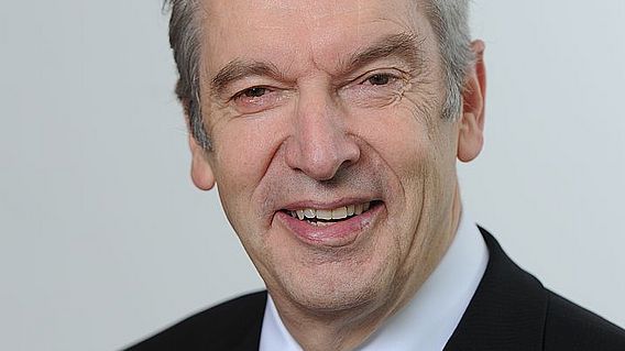 Portrait Prof. Dr.-Ing. habil. Prof. E. h. Edwin J. Kreuzer