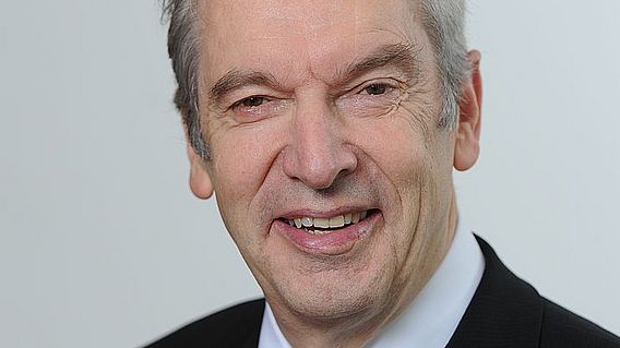 Portrait Prof. Dr.-Ing. habil. Prof. E. h. Edwin J. Kreuzer