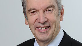 Portrait Prof. Dr.-Ing. habil. Prof. E. h. Edwin J. Kreuzer