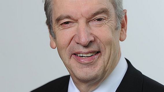 Portrait Prof. Dr.-Ing. habil. Prof. E. h. Edwin J. Kreuzer