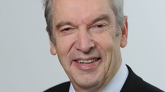 Portrait Prof. Dr.-Ing. habil. Prof. E. h. Edwin J. Kreuzer