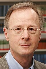 Portrait Prof. Dr. Bernhard Fleischer