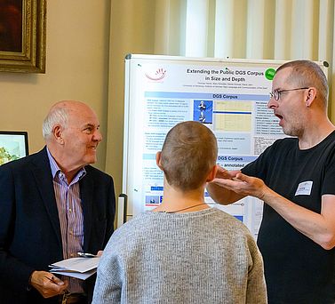 Akademientag 2023: Das Langzeitvorhaben &bdquo;DGS-Korpus&ldquo; stellte seine Arbeit auf der Projektsstra&szlig;e vor.