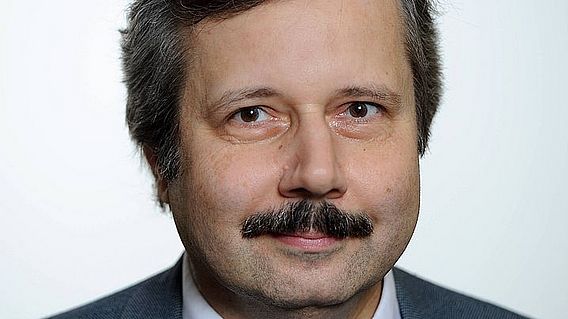 Portrait Prof. Dr. Prof. E.h. Dr. h. c. Roland Wiesendanger