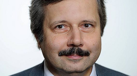 Portrait Prof. Dr. Prof. E.h. Dr. h. c. Roland Wiesendanger