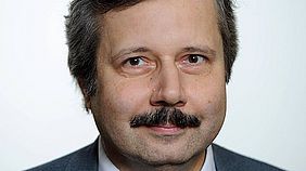 Portrait Prof. Dr. Prof. E.h. Dr. h. c. Roland Wiesendanger