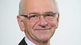 Portrait Prof. Dr. Werner Solbach