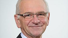 Portrait Prof. Dr. Werner Solbach