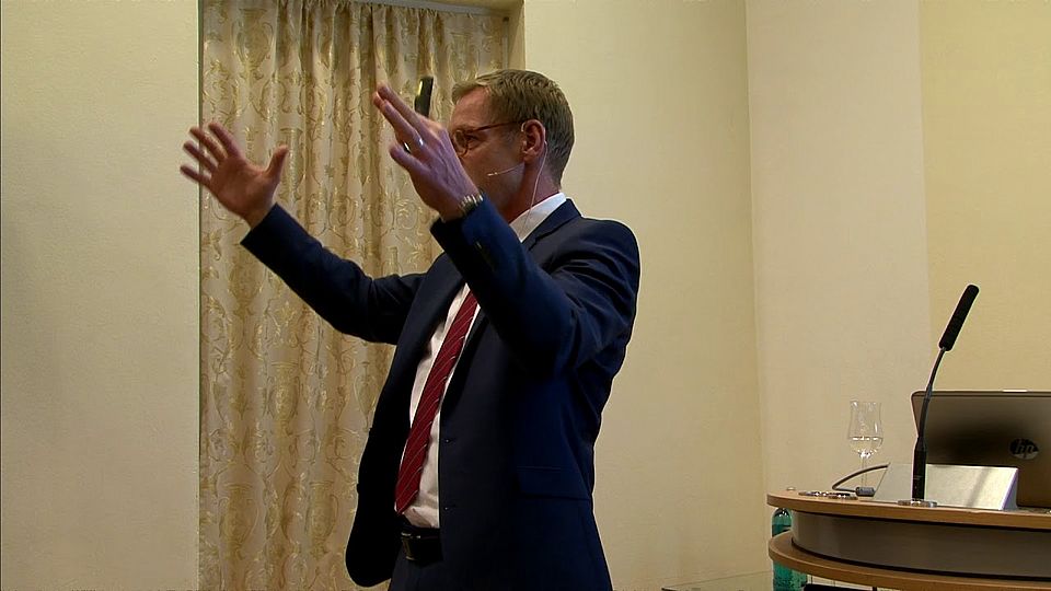 St&ouml;rung der Gehirnfunktionen bei neurologischen Erkrankungen: &uuml;bergreifende Prinzipien?