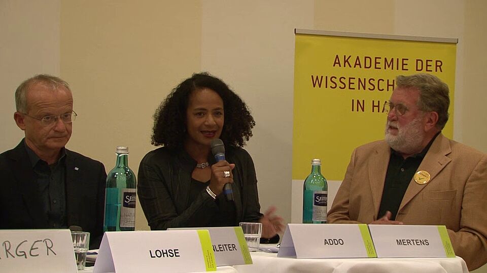 Podiumsdiskussion zu "Impfen – ermöglichen, erleichtern, erzwingen?"